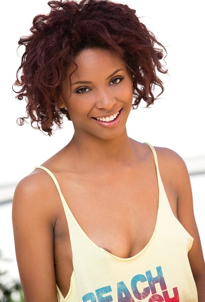 Model Spencer Bliss in Undresses In The Warm Sun